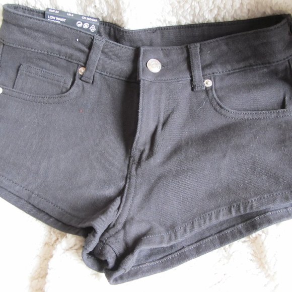 NWT H&M Divided Shorts - Picture 2 of 10